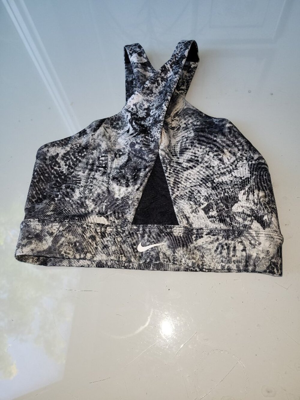 NWOT Nike Crossover Neck Crop Top Size XS